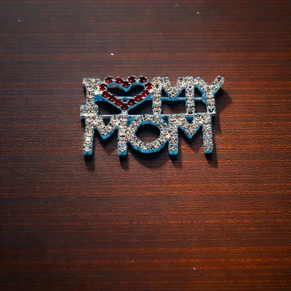 Silver 'I Love‎ My Mom' Brooch